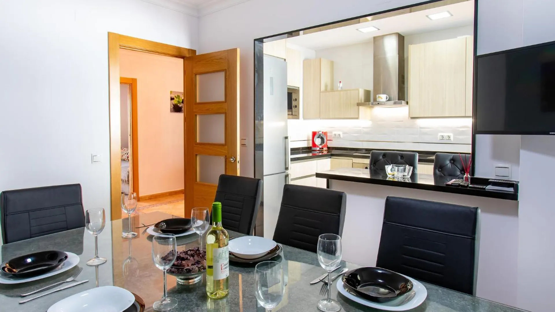 فيلا Town Center House With Jacuzzi نيرخا بيت للعطل