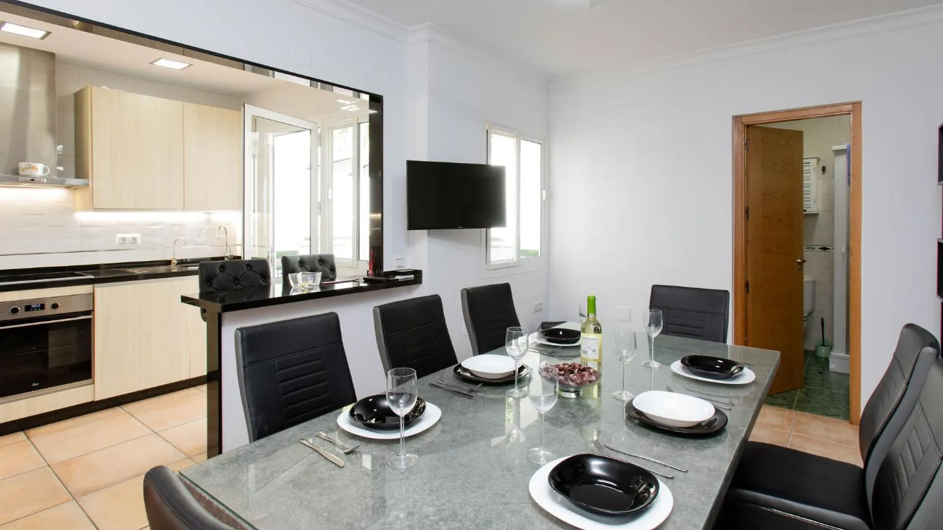 بيت للعطل فيلا Town Center House With Jacuzzi نيرخا إسبانيا